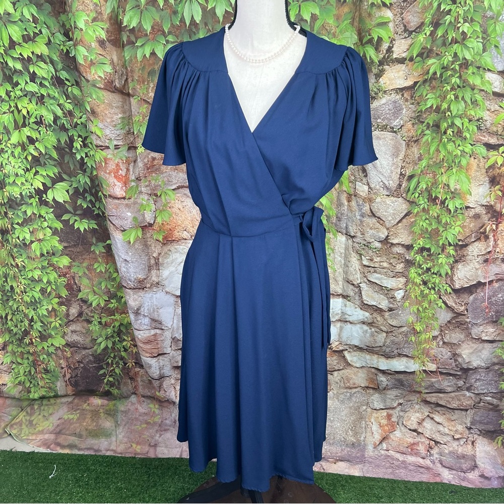 GAL MEETS GLAM Classic Flattering Navy Wrap Dress, 6 - Picture 5 of 12